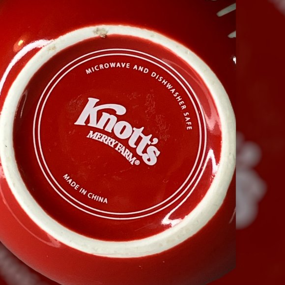 Knotts Merry Farm Etched Snowflake Red Christmas Ceramic Coffee Mug New - Picture 7 of 10